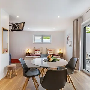  Apartment 1 Parkside